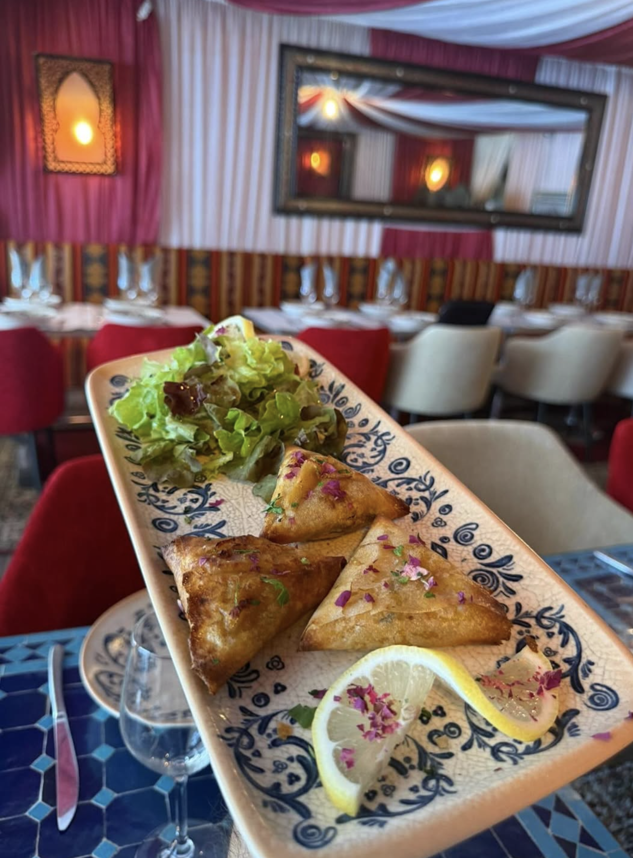 Pastilla au poulet et amandes